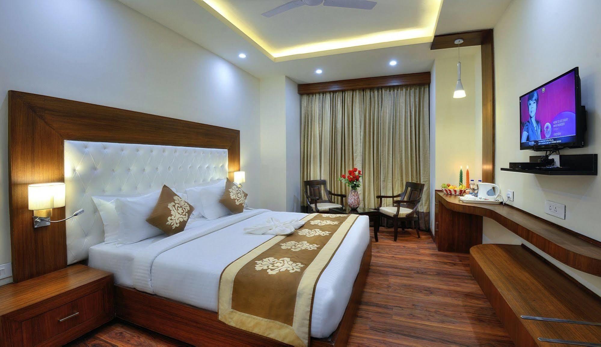 Seven Hills Tower Otel Agra  Dış mekan fotoğraf